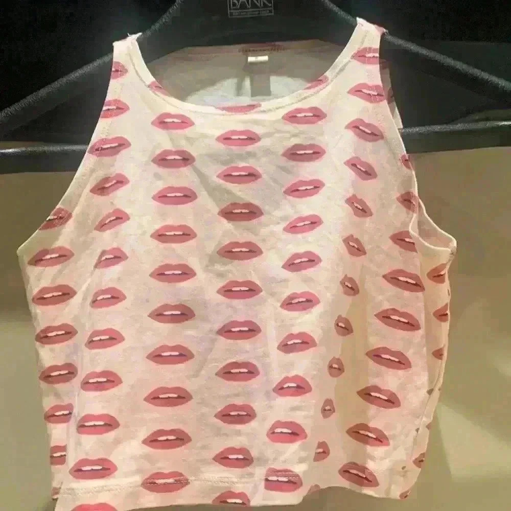 Lip tank top size S